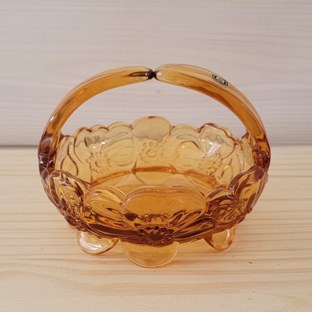 vintage Westmoreland amber glass dogwood split handle basket